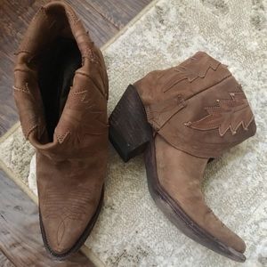 Cavender’s shortie snip toe leather booties